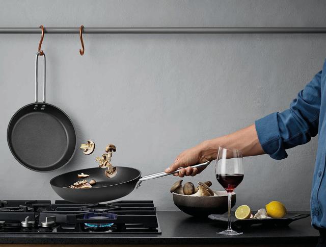 How to clean your frying pans