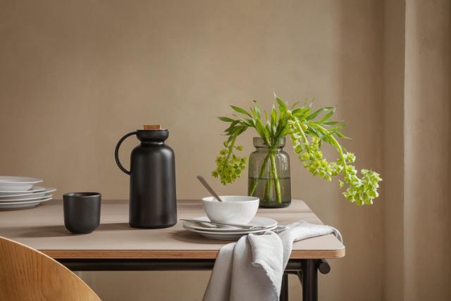 Silhouette Isolierkanne - 1 Liter - sort