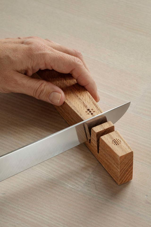 Knife sharpener Western
