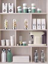 Coffee capsule dispenser