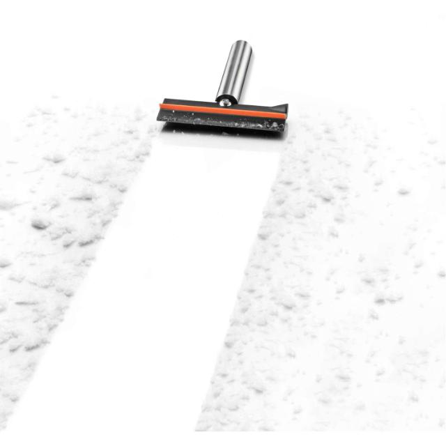 Foldable ice scraper