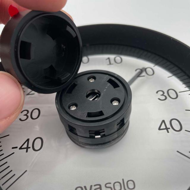 Mount for window thermometer