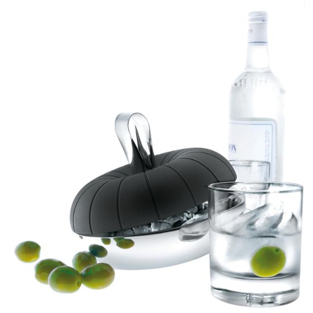 Ice cube cooler - With tong