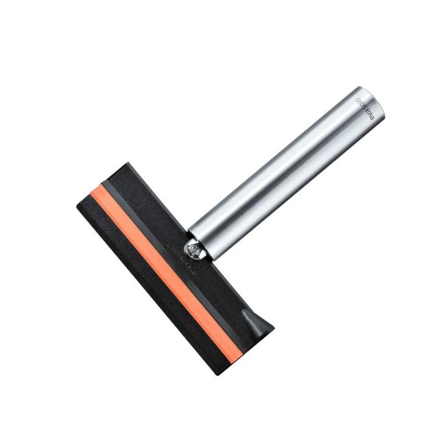 Foldable ice scraper